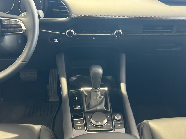 2025 Mazda Mazda3 2.5 s Preferred photo 19