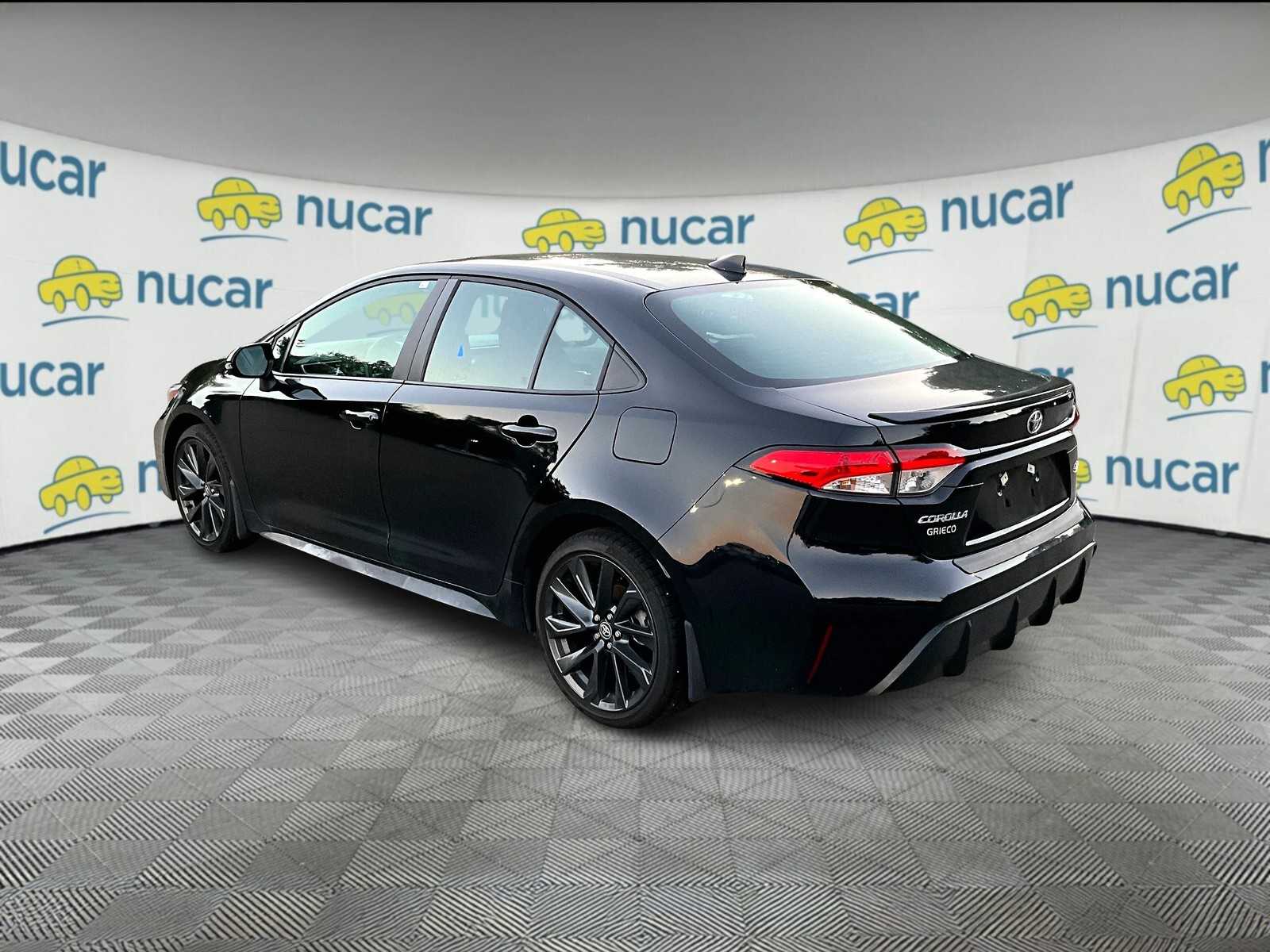 2025 Toyota Corolla SE photo 3
