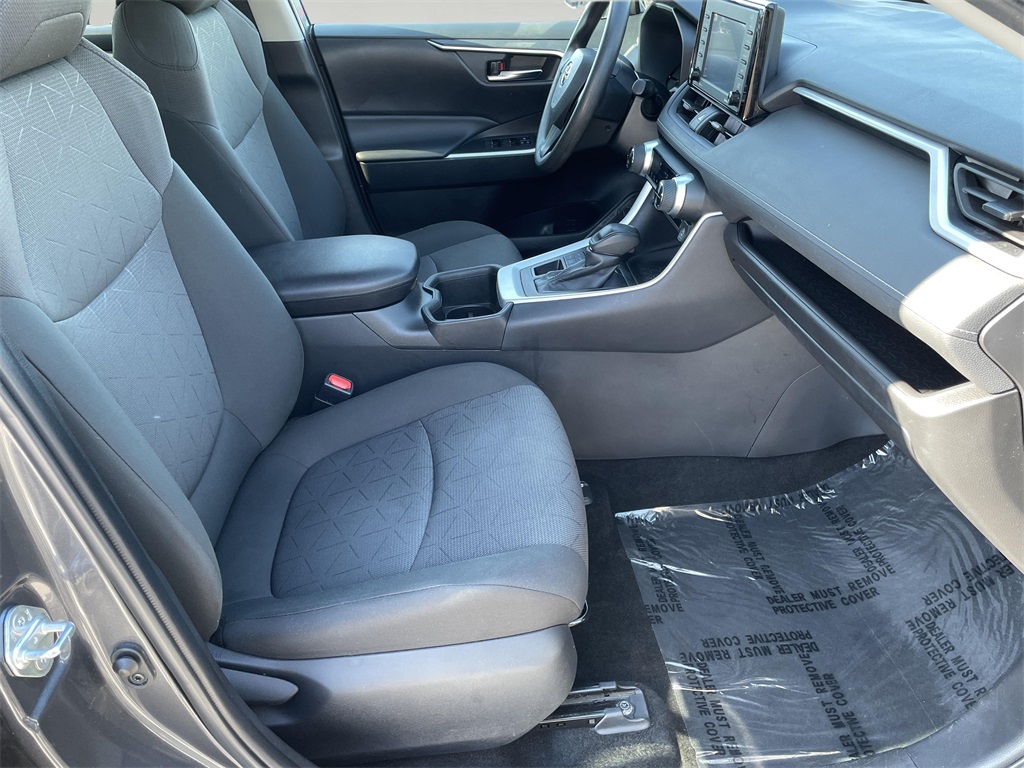 2022 Toyota RAV4 XLE photo 11
