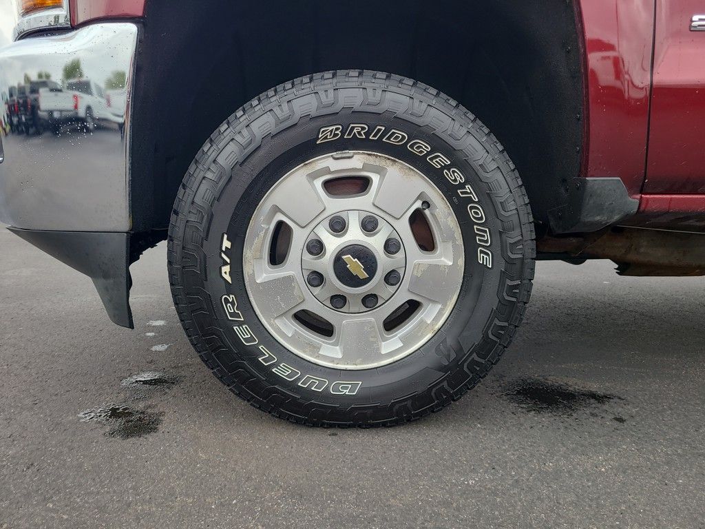 2015 Chevrolet Silverado 2500HD LT photo 13