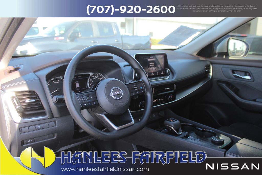 2022 Nissan Rogue SV photo 10