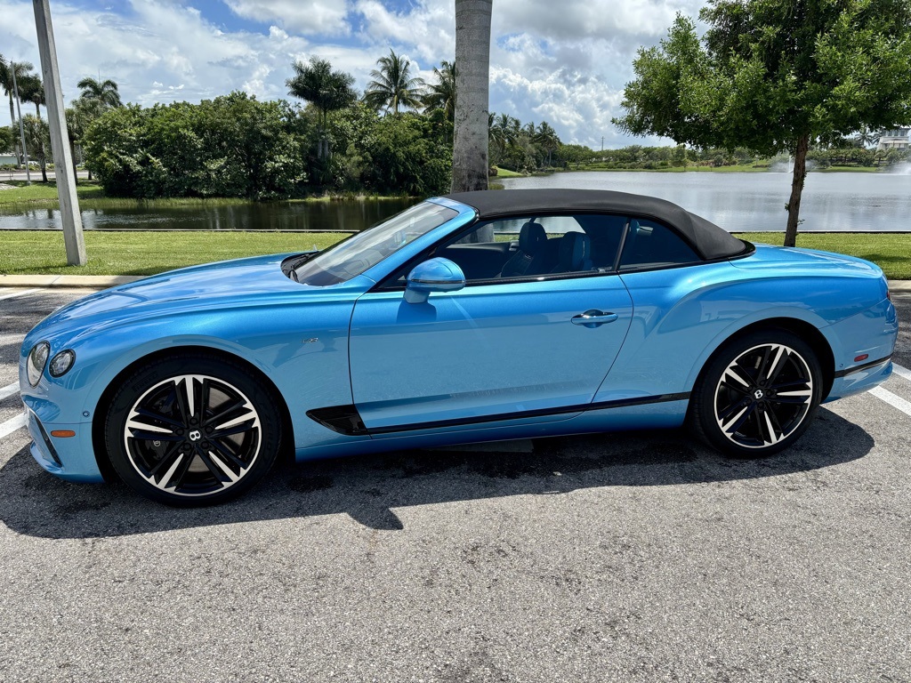 2022 Bentley Continental GT V8 photo 2