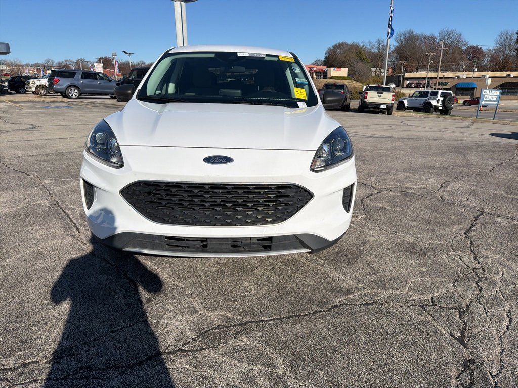 2022 Ford Escape SE Hybrid photo 3
