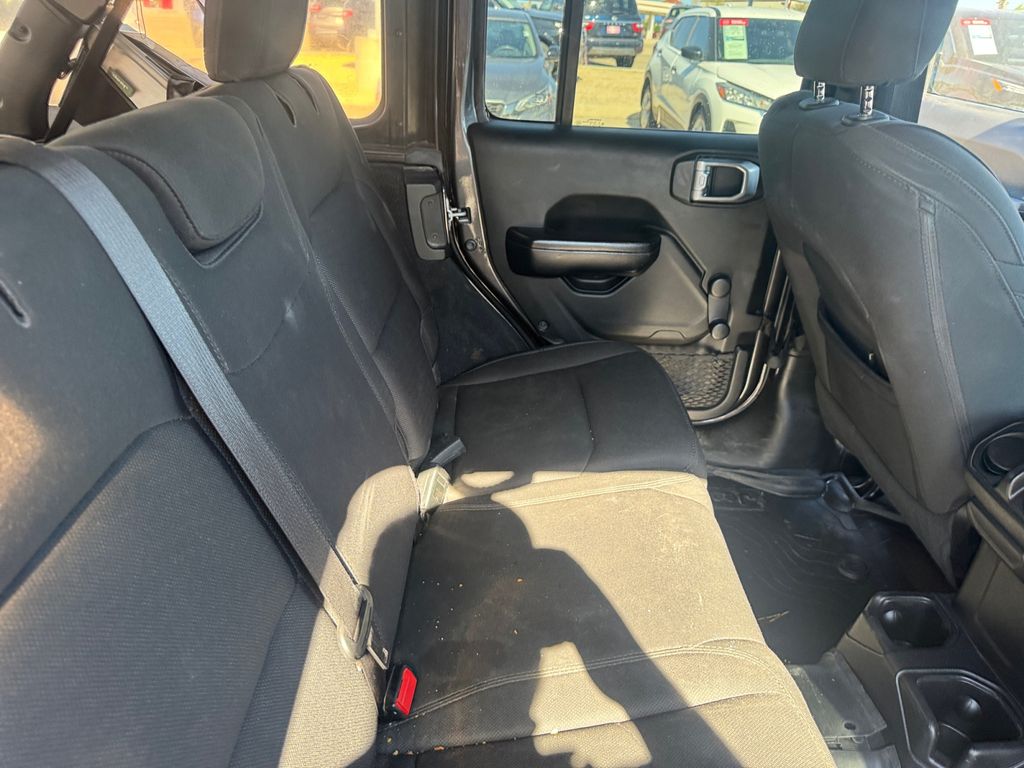 2019 Jeep Wrangler Unlimited Sport photo 17