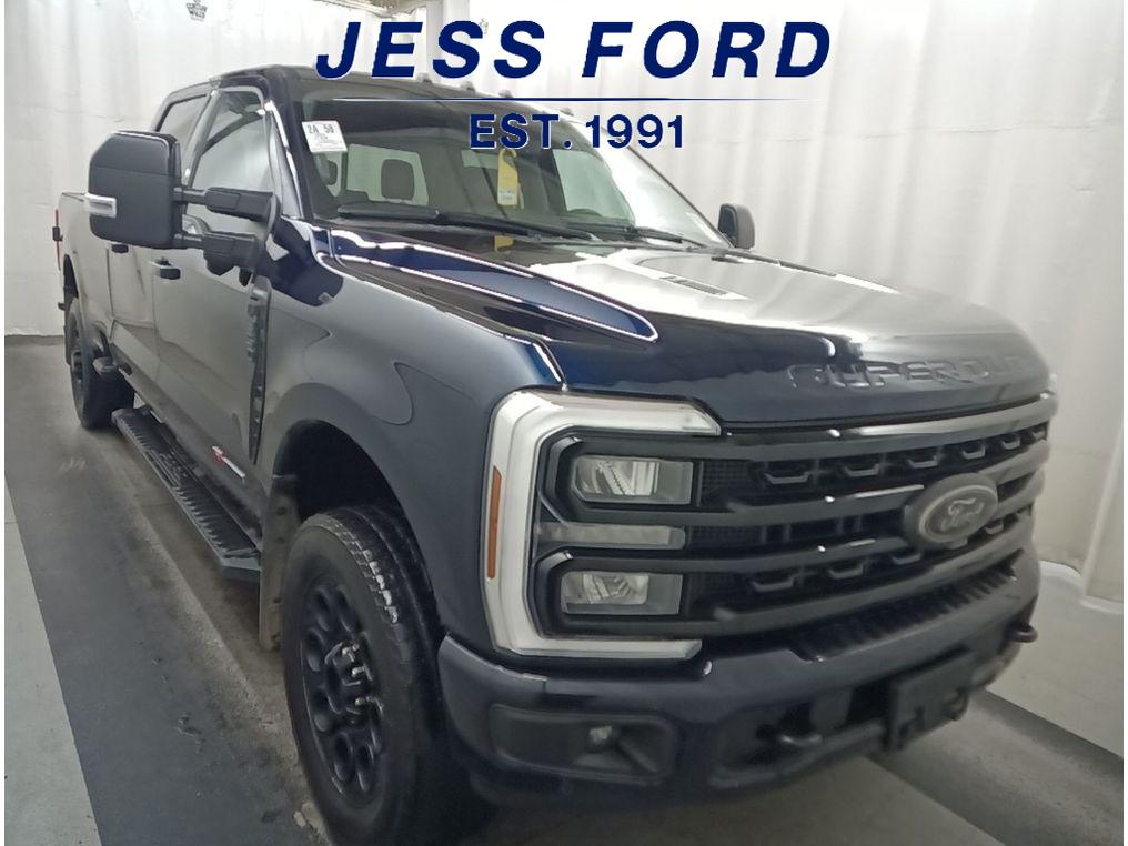 2024 Ford F-350 Lariat photo 2