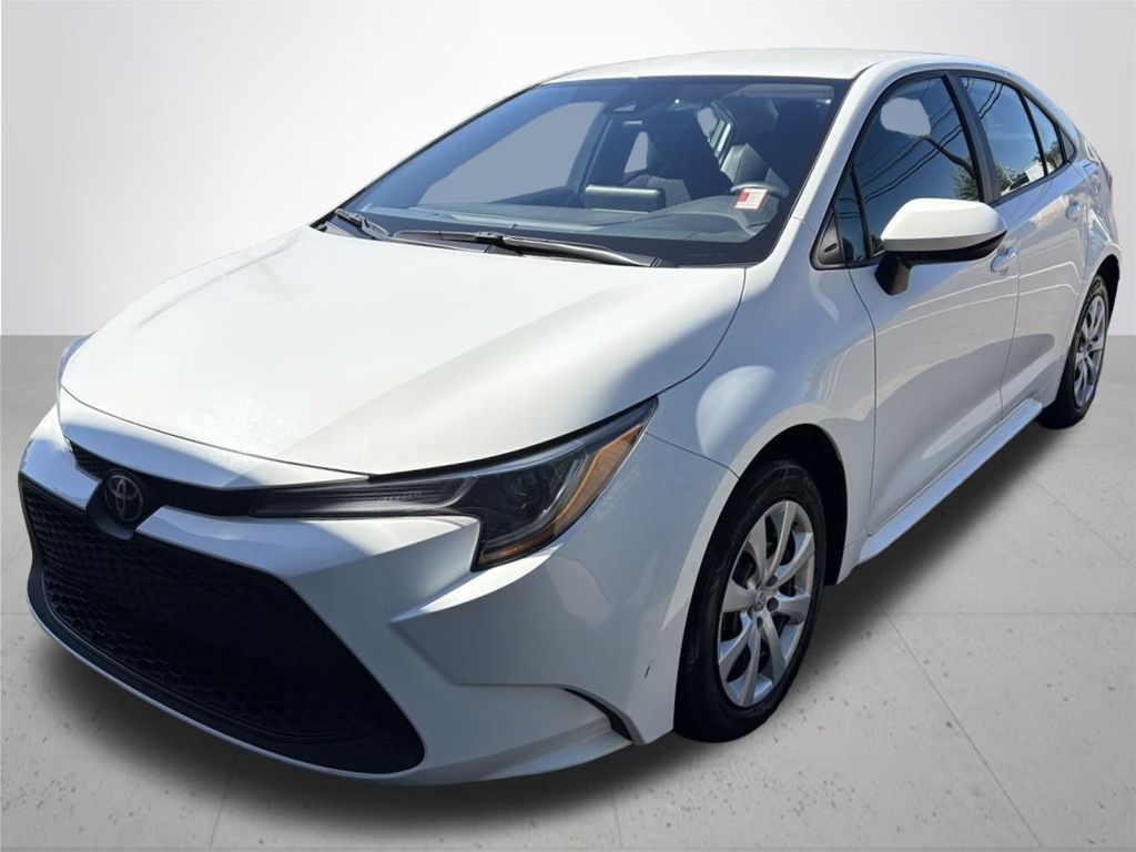 2022 Toyota Corolla LE photo 2