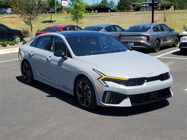 2025 Kia K5 GT-Line photo 3