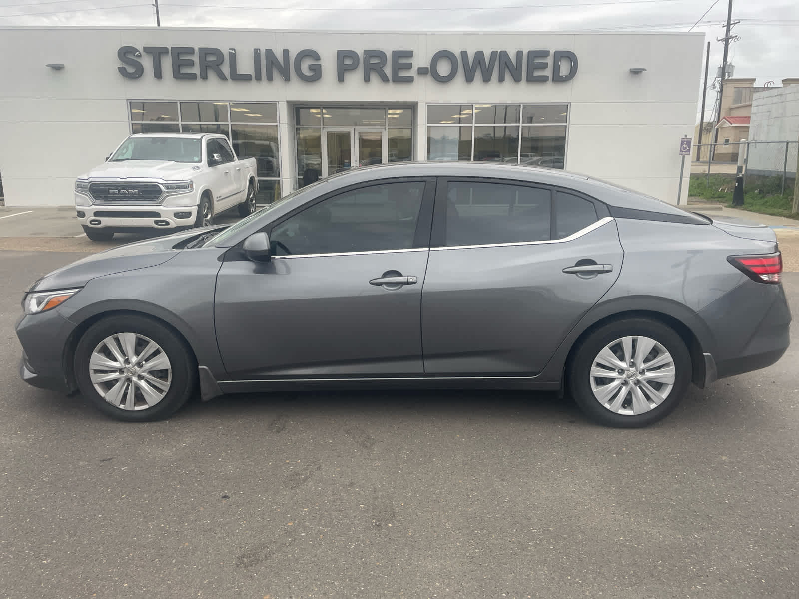 2022 Nissan Sentra S's photo