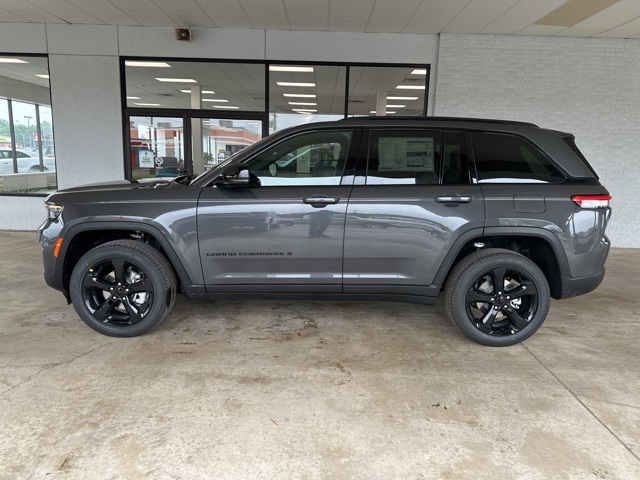 2025 Jeep Grand Cherokee Limited photo 3