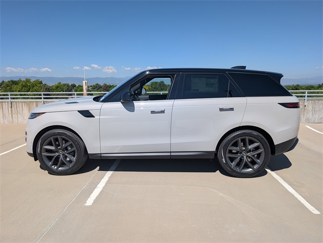 2025 Land Rover Range Rover Sport SE photo 3