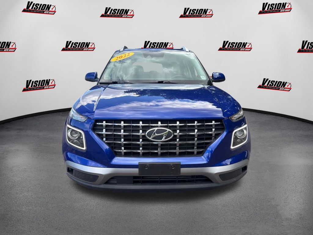 2022 Hyundai Venue SEL Limited photo 2
