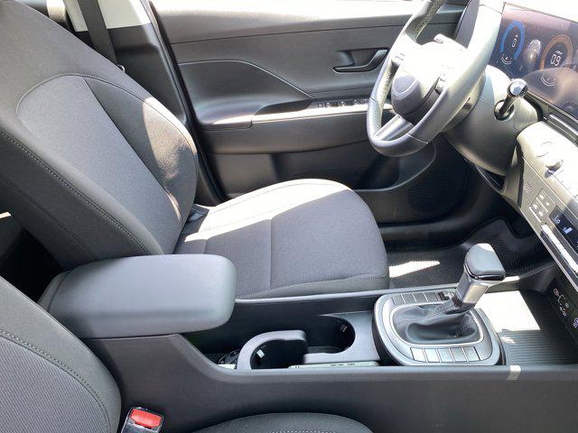 2025 Hyundai Kona SEL photo 12