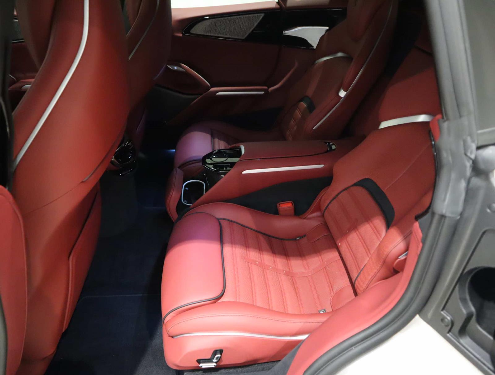 2024 Ferrari Purosangue photo 24