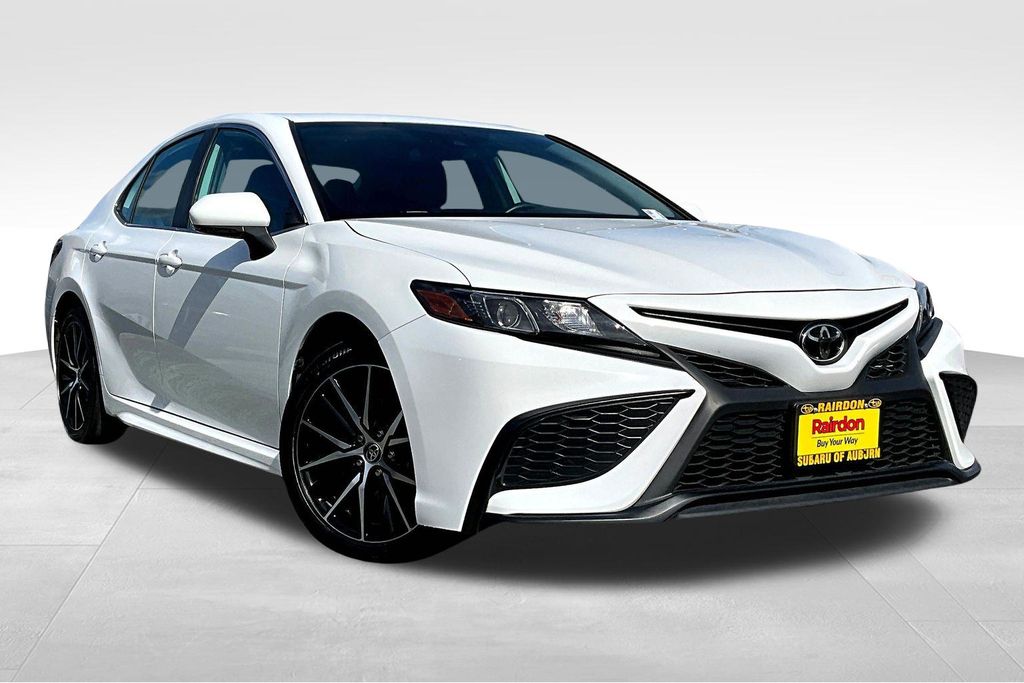 2024 Toyota Camry SE