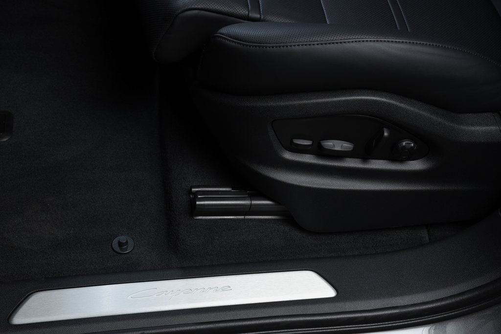 2025 Porsche Cayenne E-Hybrid photo 35