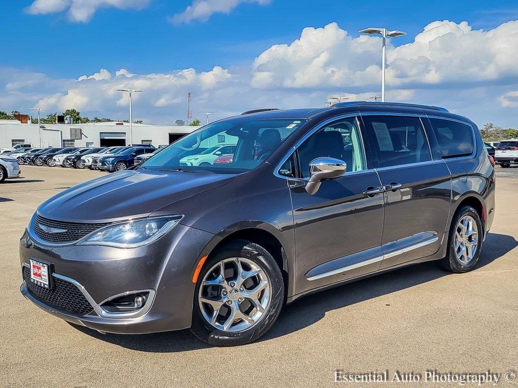 2017 CHRYSLER PACIFICA - Image 1