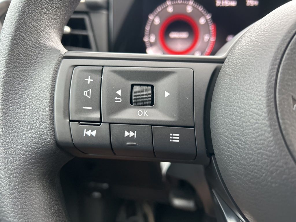 2025 Nissan Kicks SV photo 16