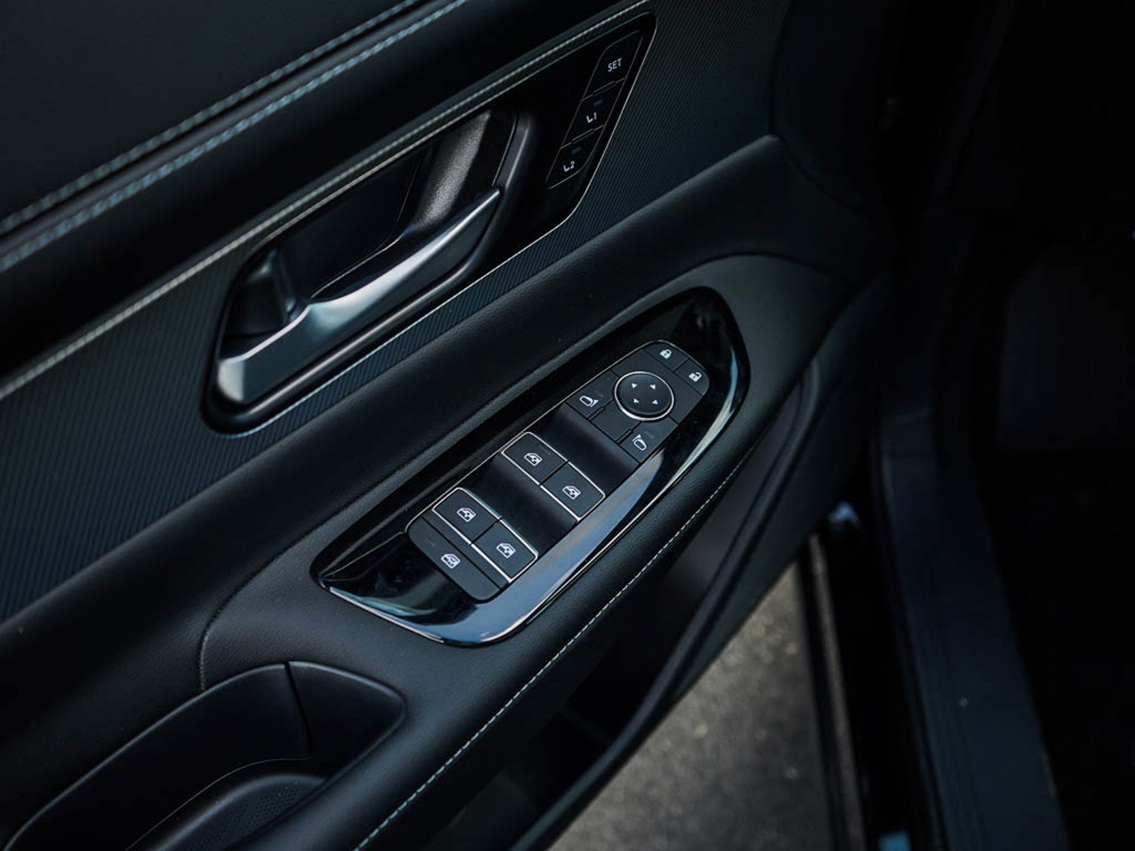 2025 Nissan Murano SL photo 15