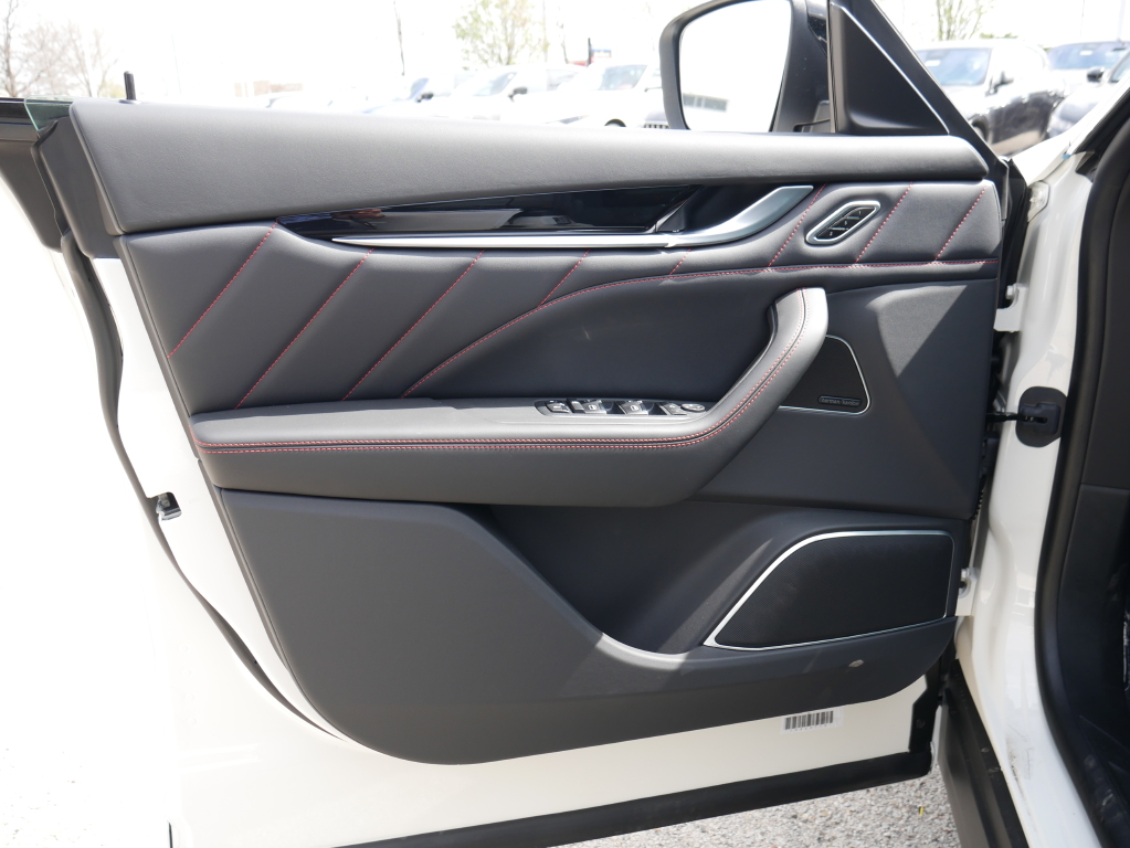 2024 Maserati Levante Modena photo 25