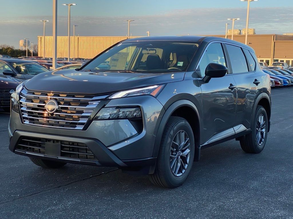 2025 Nissan Rogue S photo 4