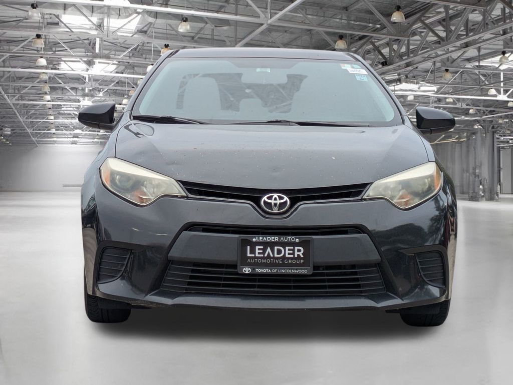 2014 Toyota Corolla LE photo 2