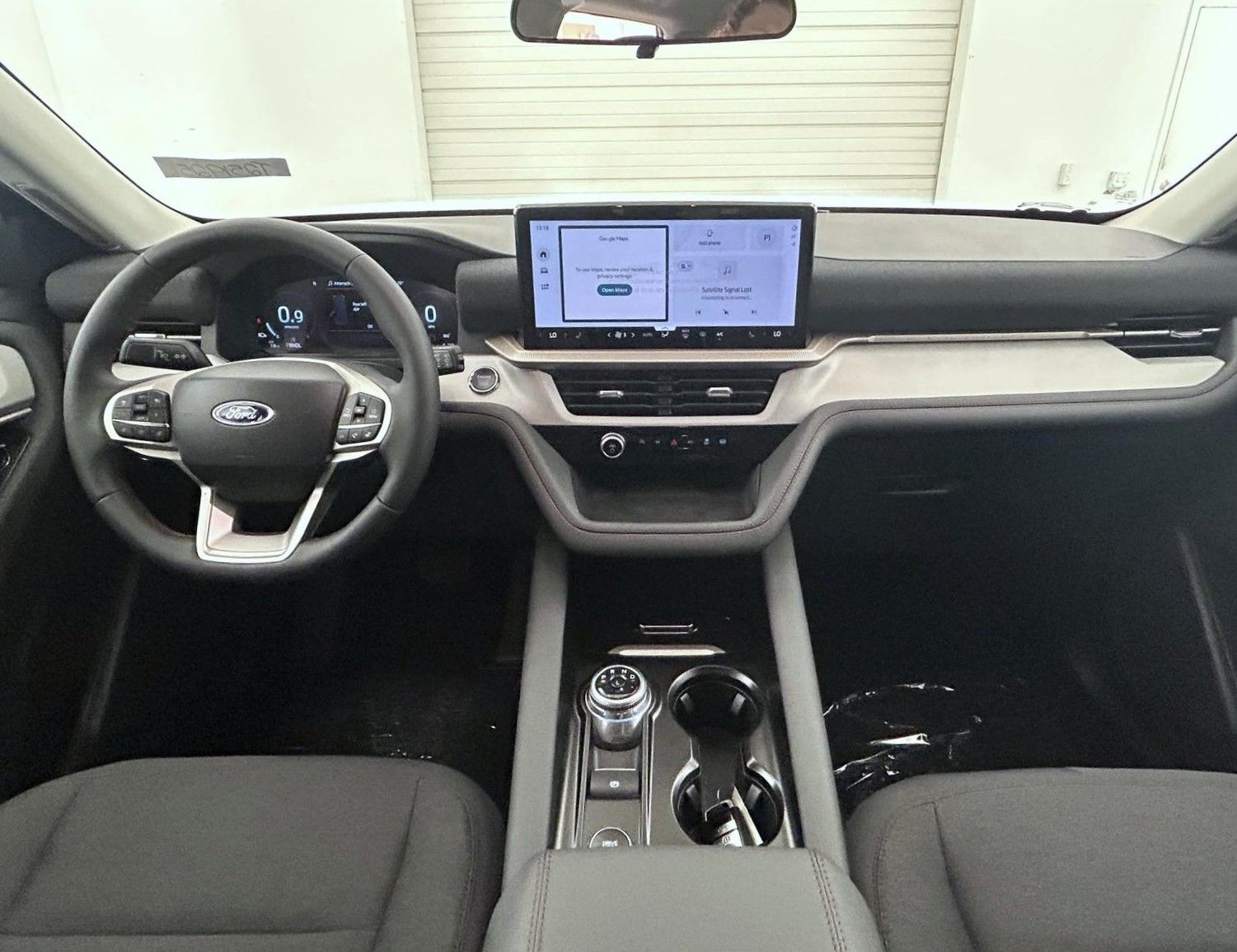 2025 Ford Explorer photo 13