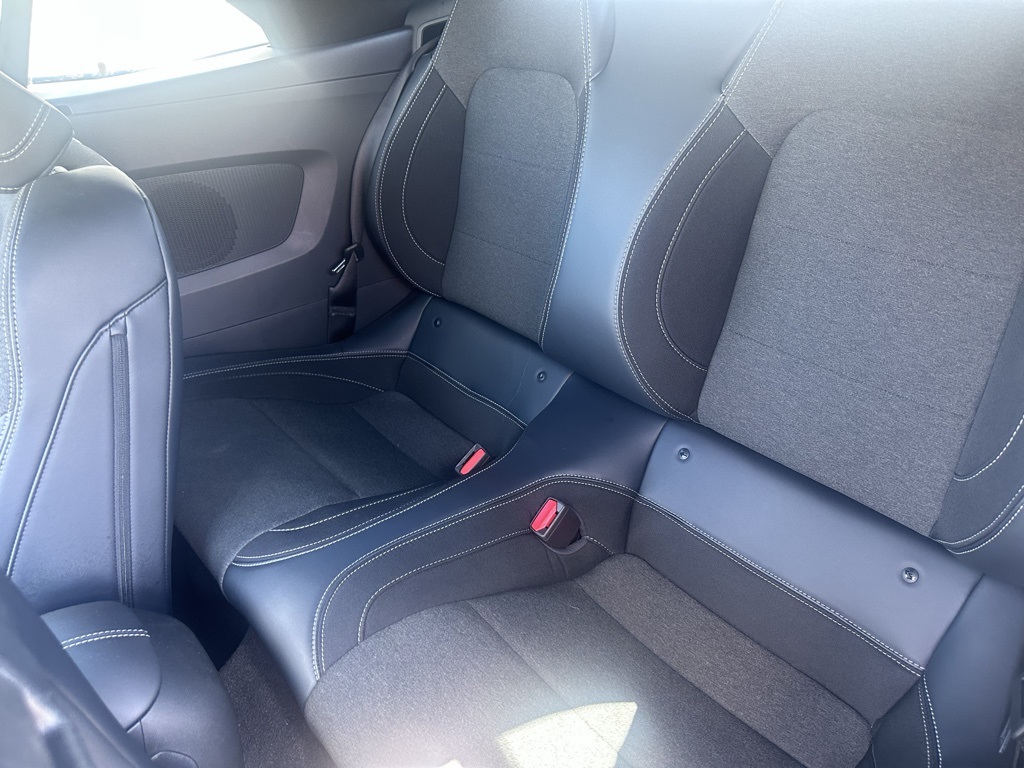 2024 Ford Mustang EcoBoost photo 2
