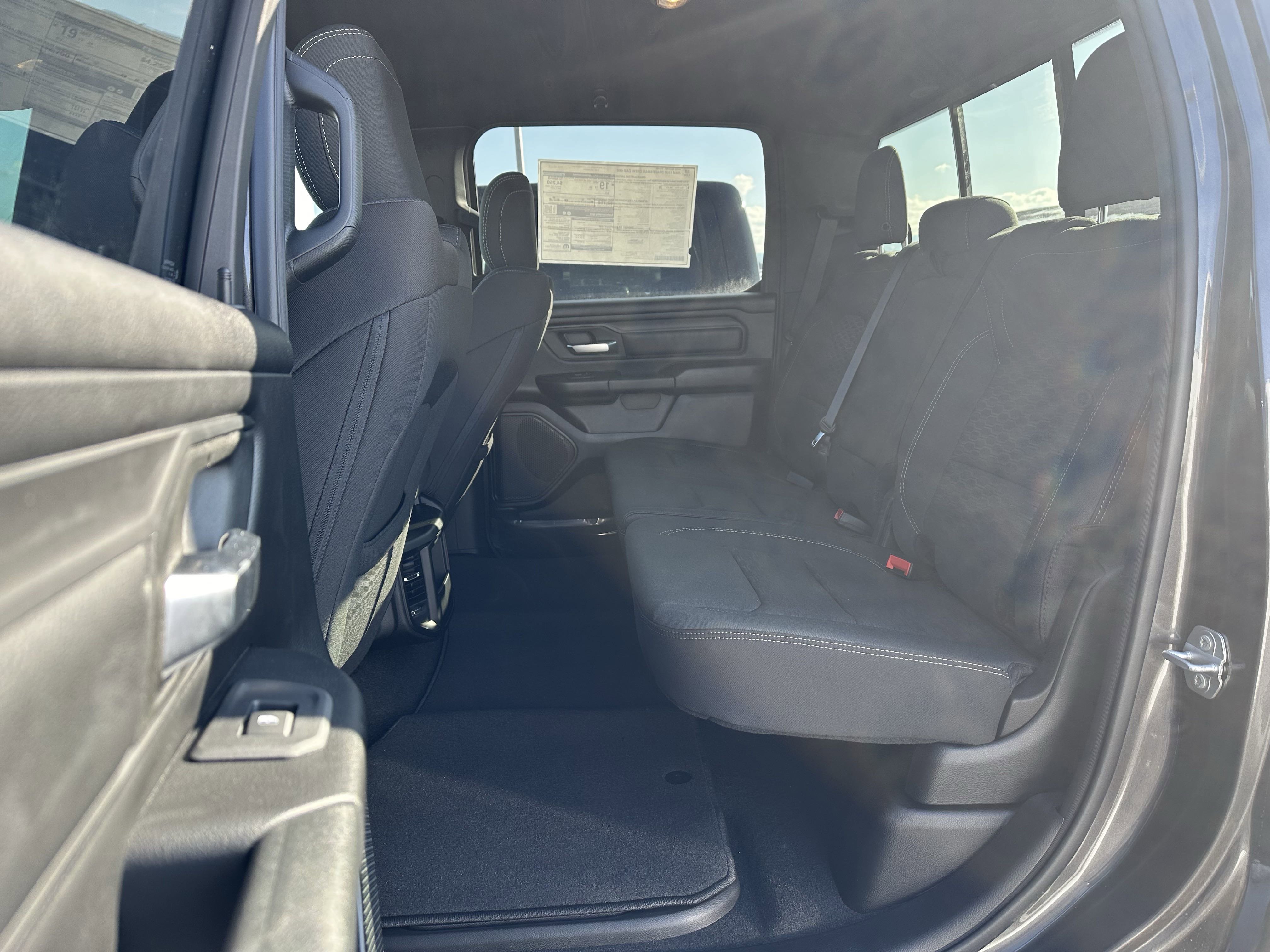 2025 Ram 1500 Tradesman photo 2