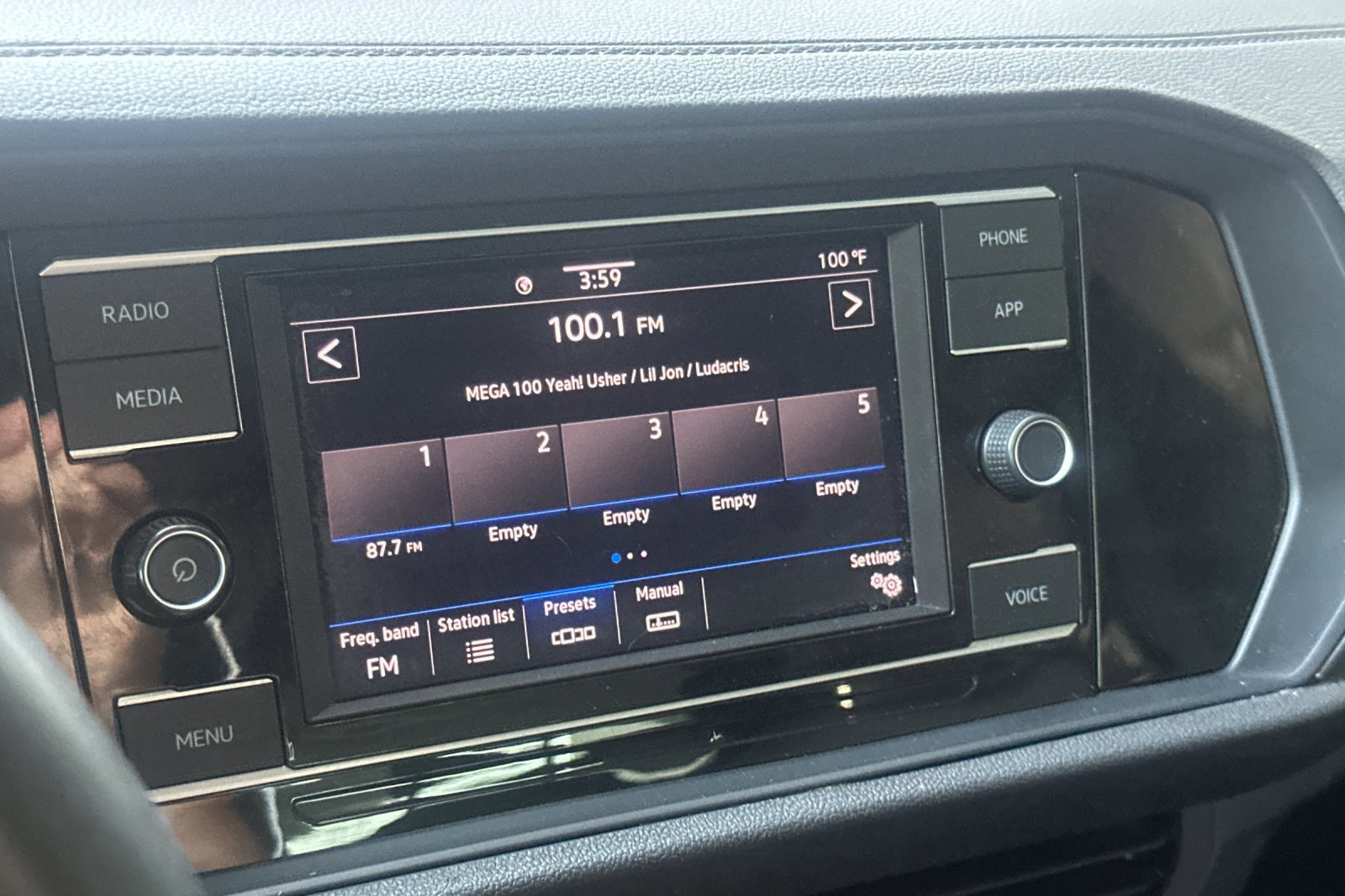 2024 Volkswagen Jetta SE photo 17