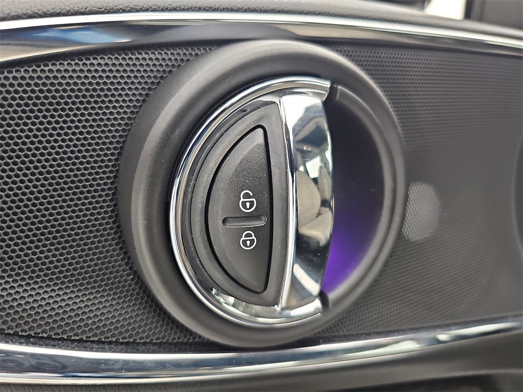 2022 Mini Cooper S Iconic photo 32