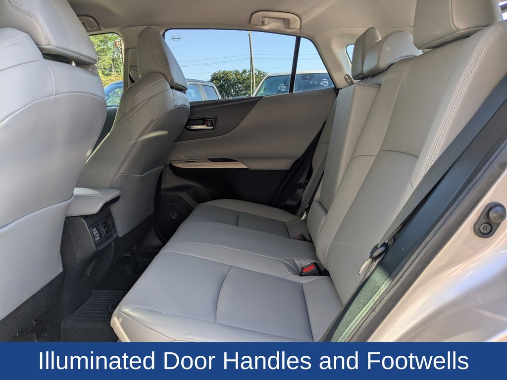 2023 Toyota Venza XLE photo 14