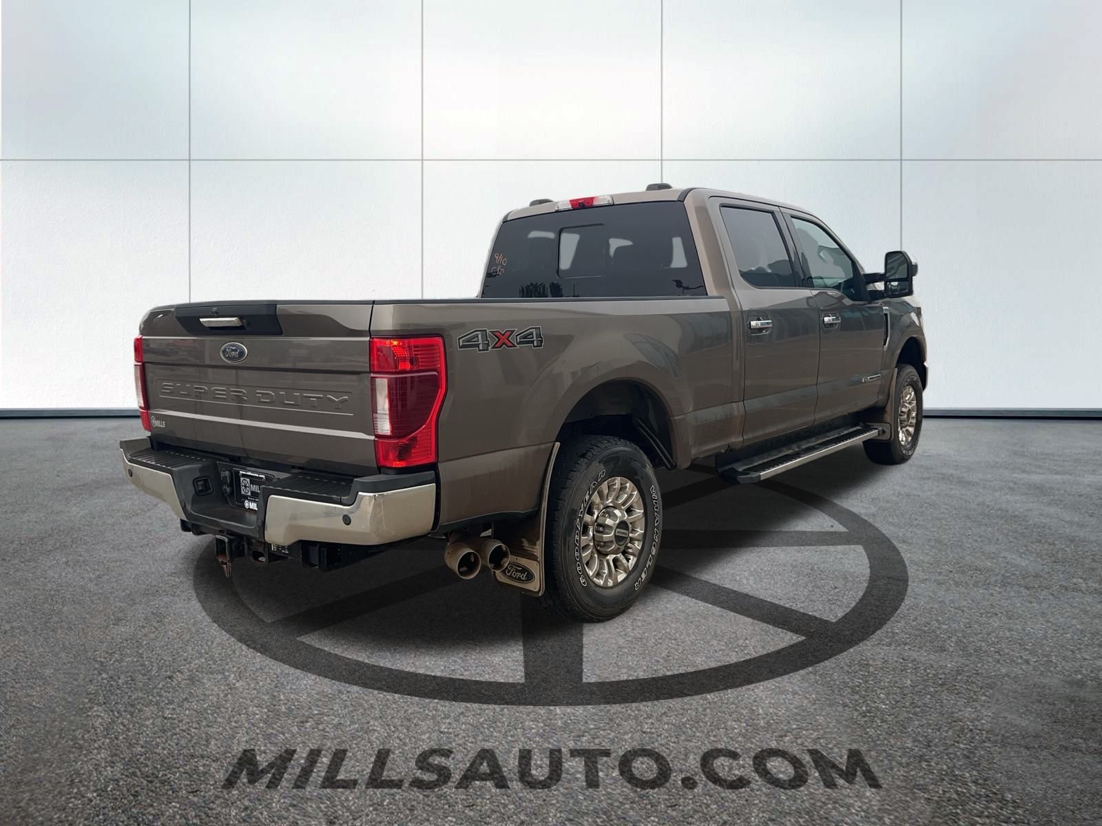 2021 Ford F-350 Lariat photo 4