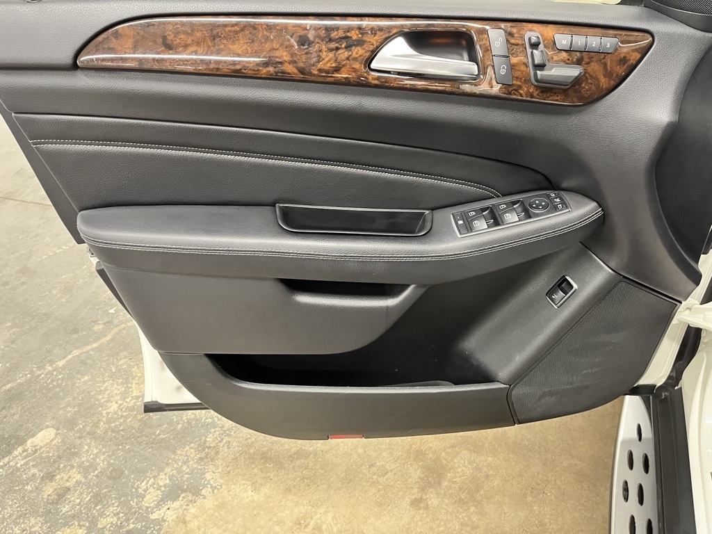 2015 Mercedes Benz ML 350 photo 17