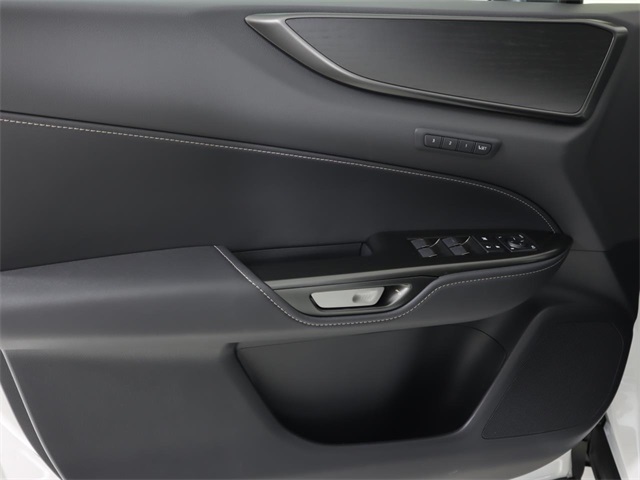2025 Lexus NX 450h+ Luxury AWD photo 11