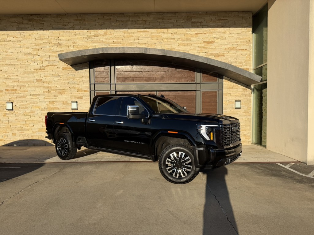 2024 GMC Sierra 2500HD Denali Ultimate's photo