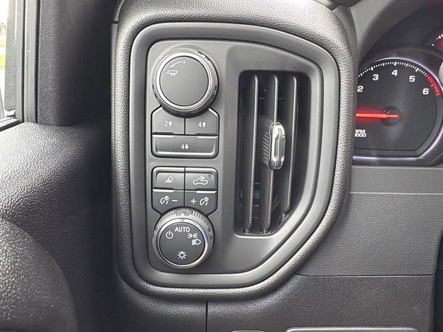 2025 Chevrolet Silverado 2500HD Custom photo 15