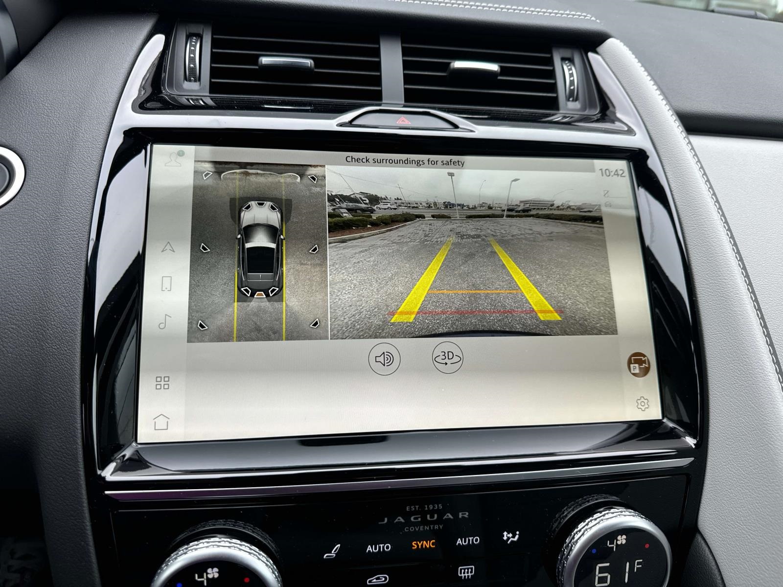 2024 Jaguar E-PACE R-Dynamic SE photo 12