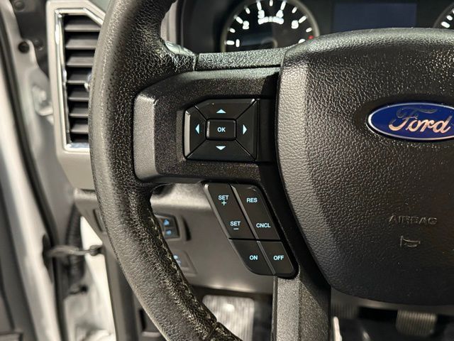2016 Ford F-150 XLT photo 14
