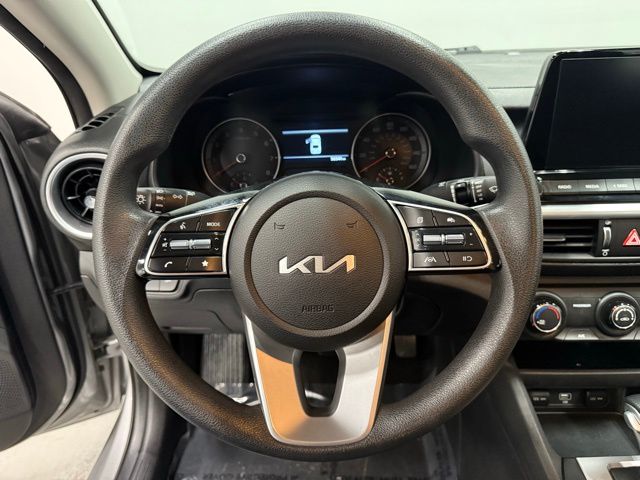 2023 Kia Forte LXS photo 16