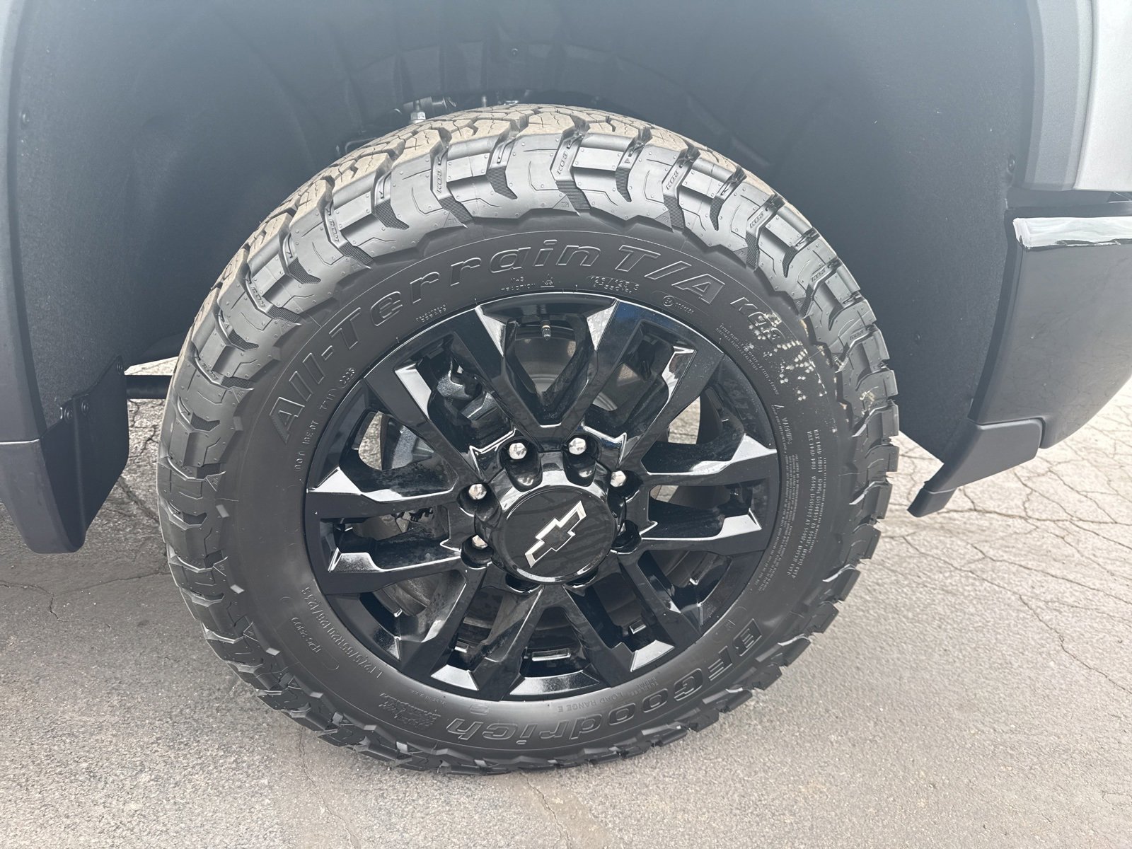 2026 Chevrolet Silverado 2500HD LT photo 4