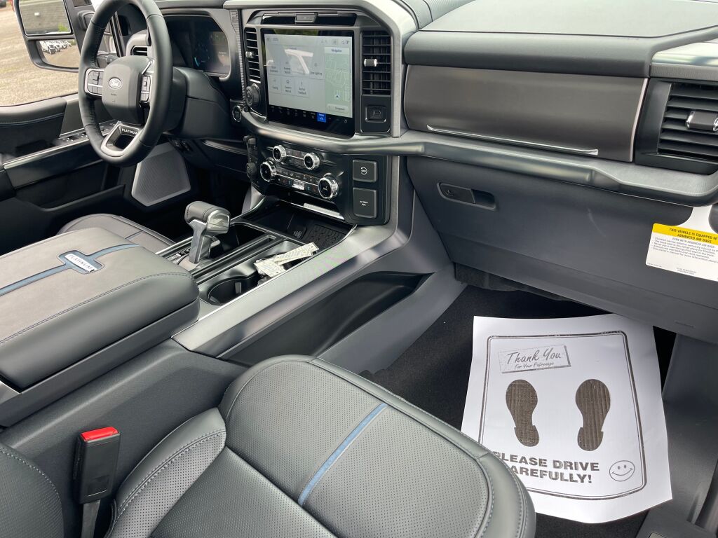 2025 Ford F-150 Platinum photo 15