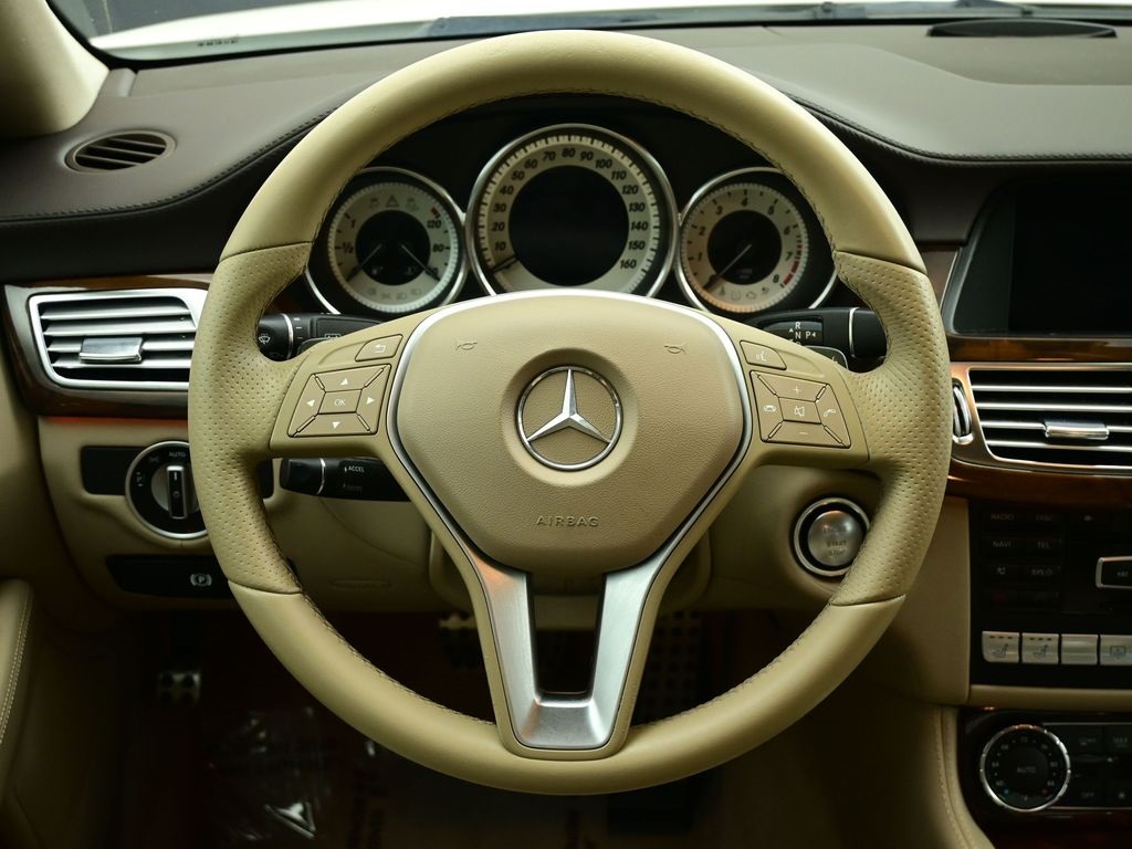 2013 Mercedes Benz CLS 550 photo 2