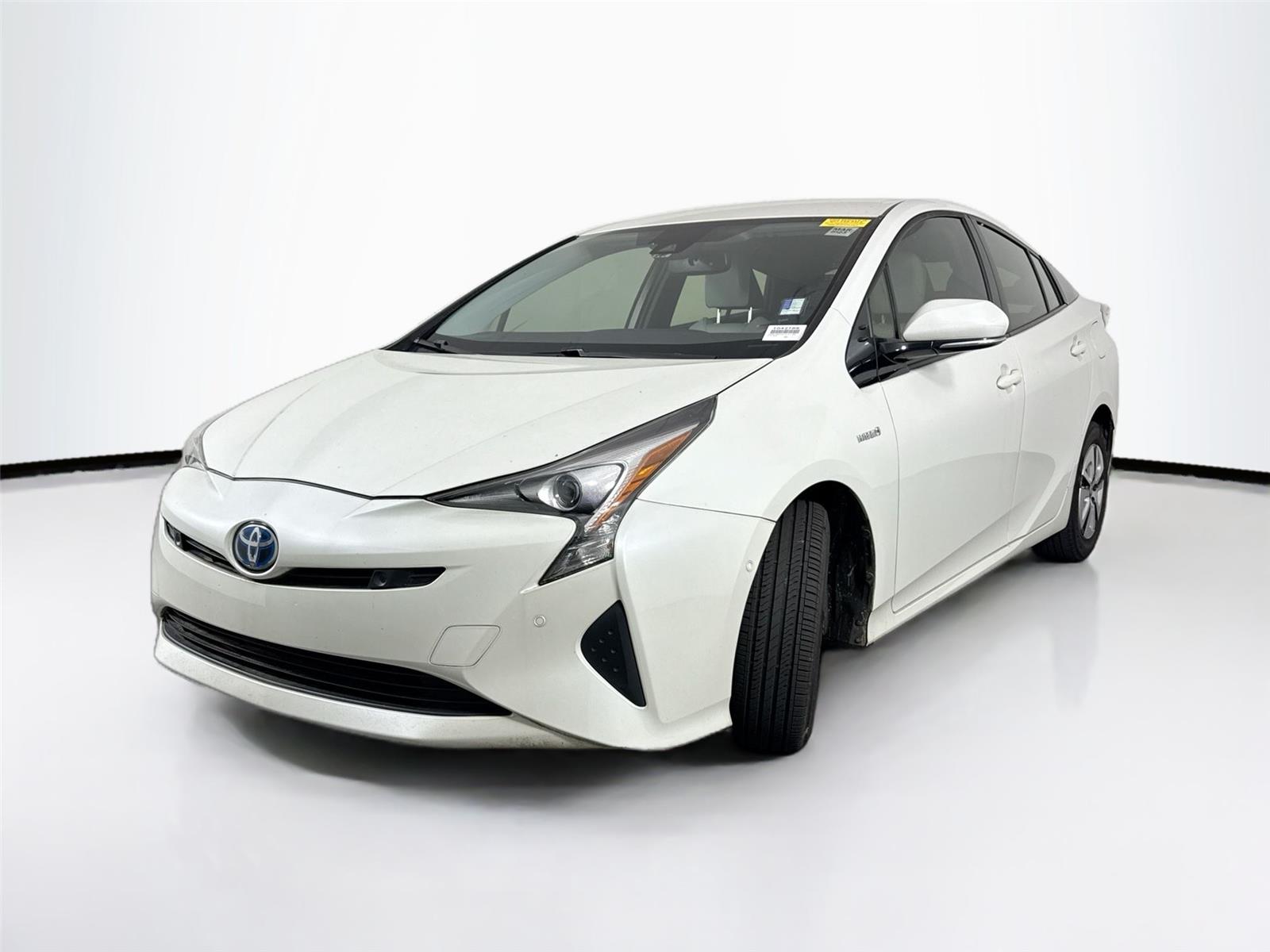 2017 Toyota Prius Four Touring photo 2