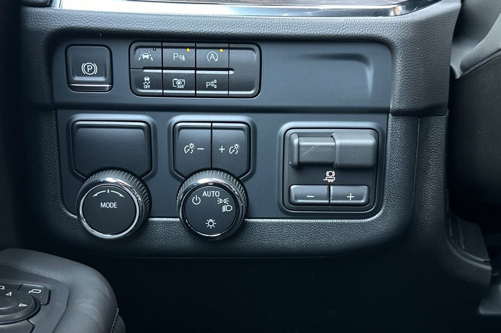 2025 Chevrolet Tahoe LS photo 30