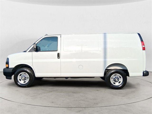 2025 Chevrolet Express Cargo 2500 photo 2