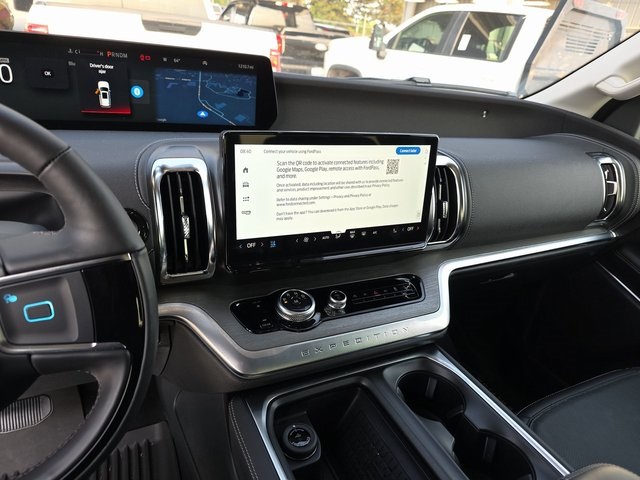 2025 Ford Expedition MAX Platinum photo 3