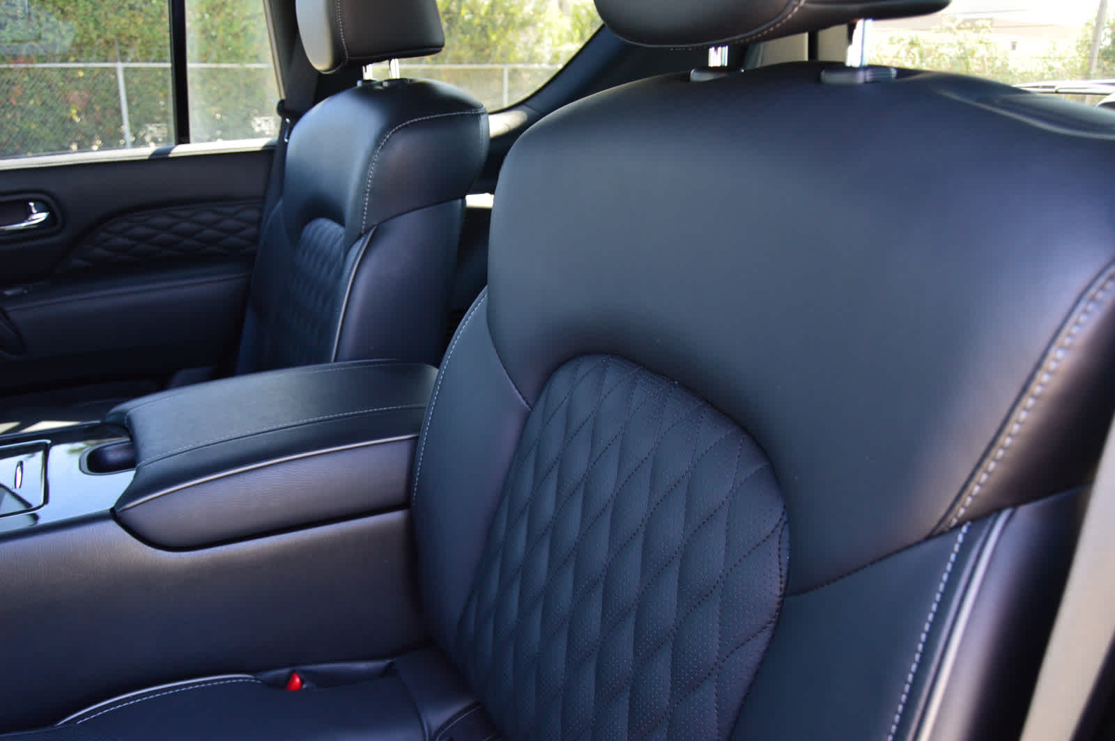 2023 Infiniti QX80 Sensory photo 10