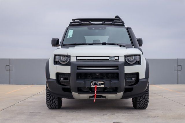 2024 Land Rover Defender 110 S photo 2