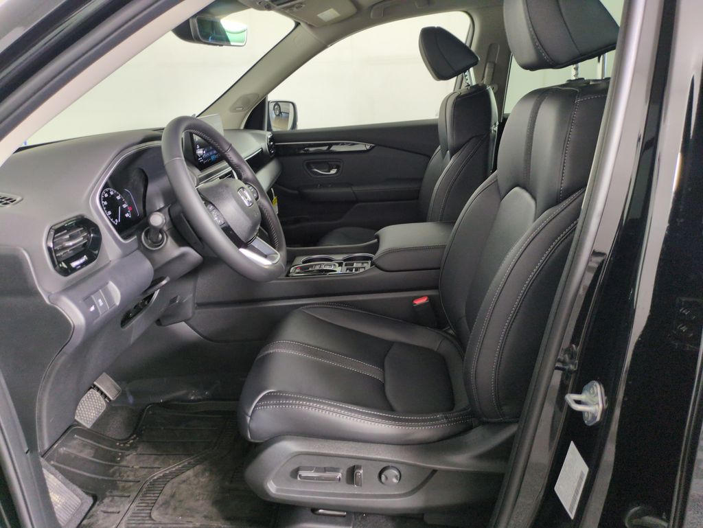 2025 Honda Pilot Touring photo 6