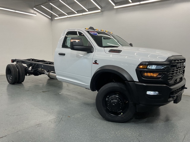 2025 Ram 4500 Tradesman photo 2